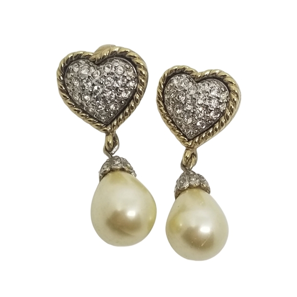CAROLEE VINTAGE GOLDTONE CRYSTAL HEART & FAUX PEARL DROP CLIP ON EARRINGS - Picture 1 of 6